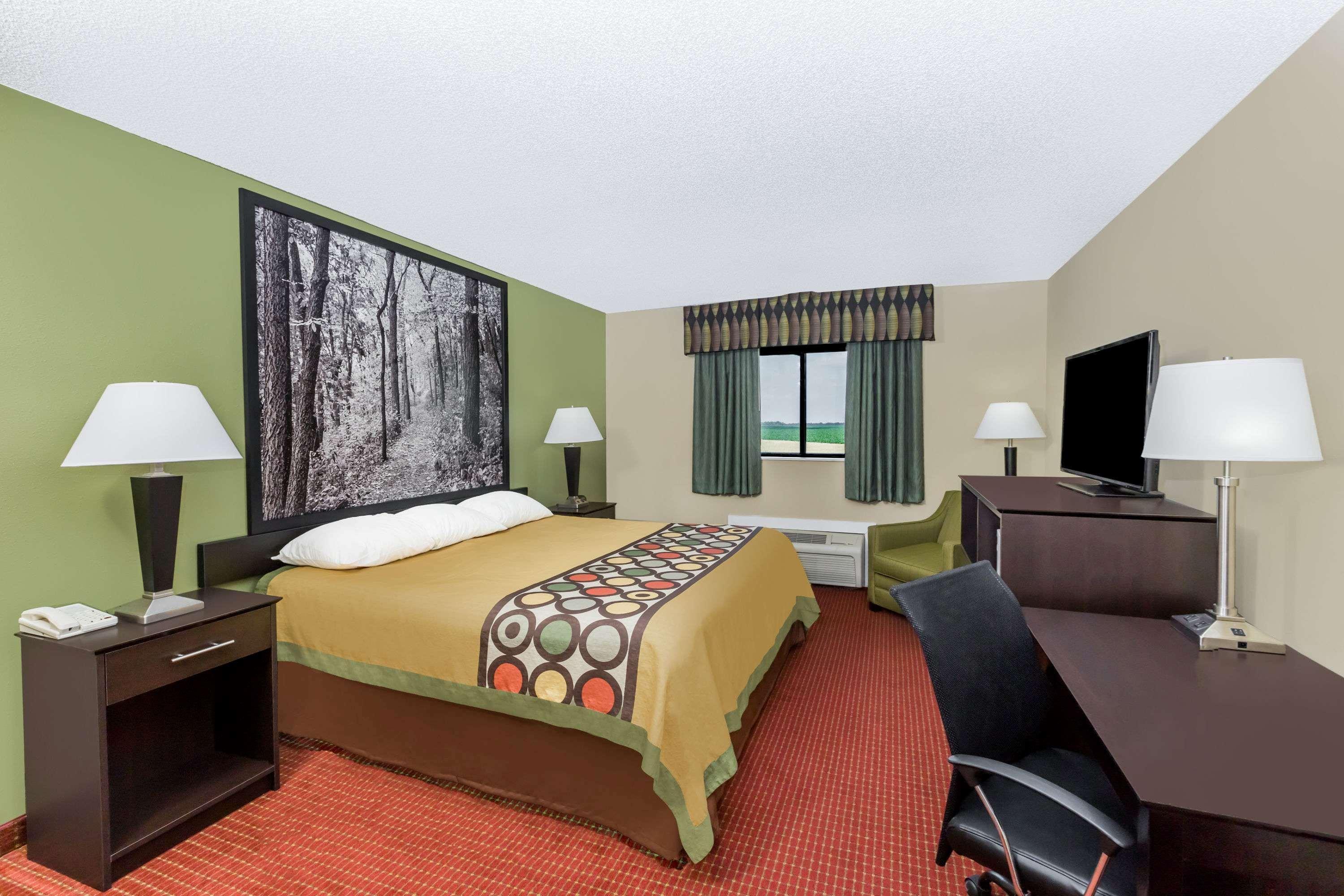Super 8 By Wyndham Grinnell Ia Exterior foto